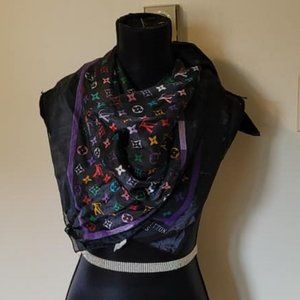 Louis Vuitton 90x 90 silk scarf
